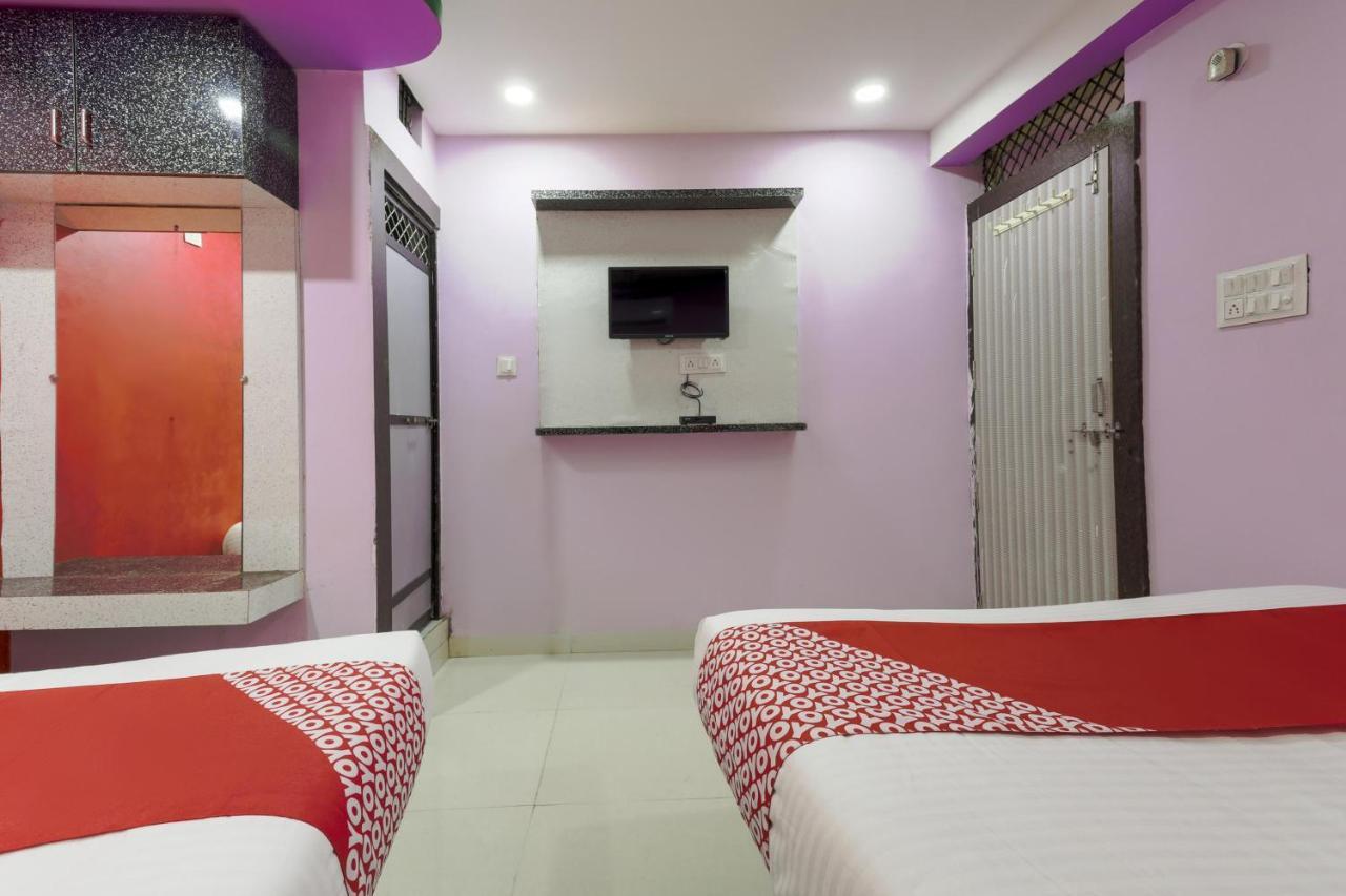 Oyo 45752 Hotel Sb Palace Godarpura Exterior photo